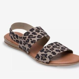 Andre Assous Nigella leopard sandals 6 new